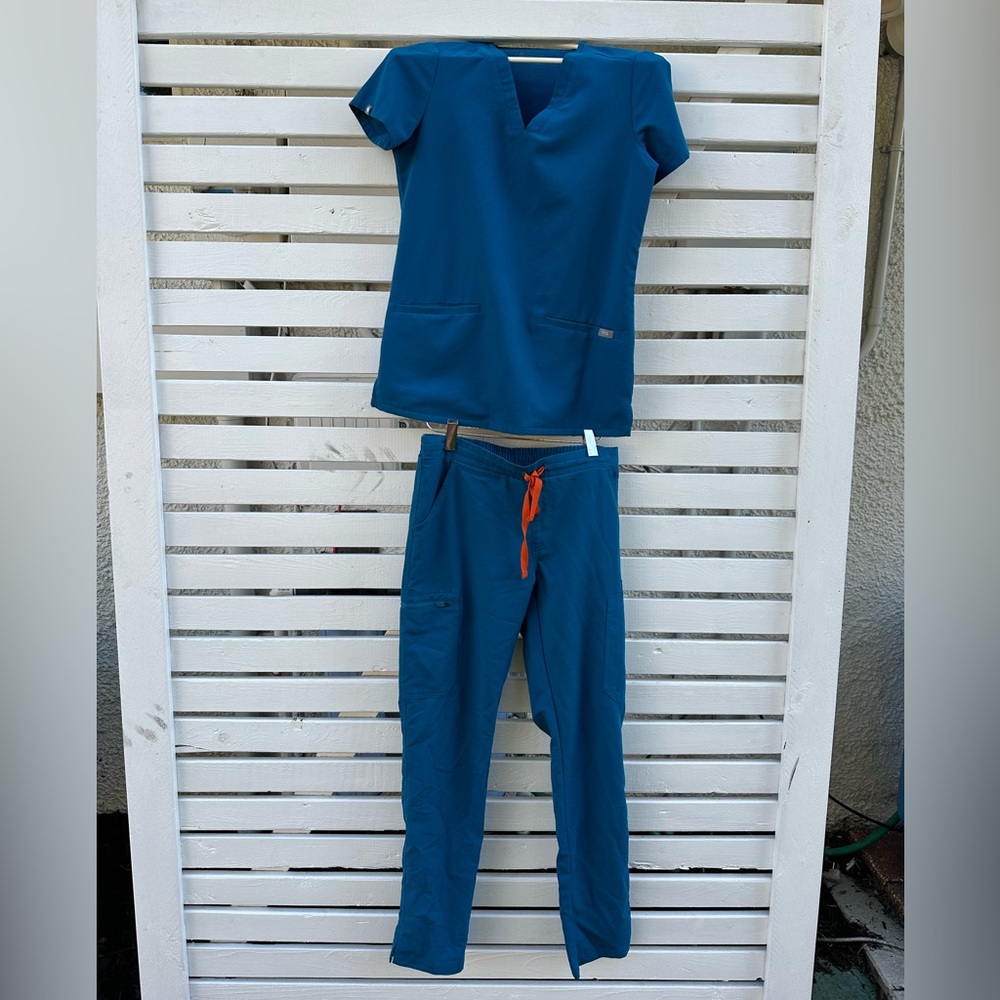 Figs Alps Blue - XXS Top, XXS Bottom